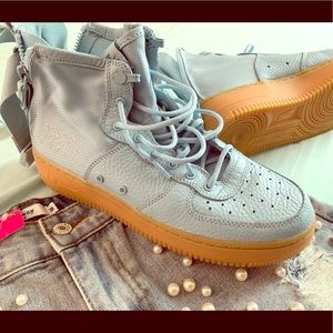 Nike SF AF1 mid